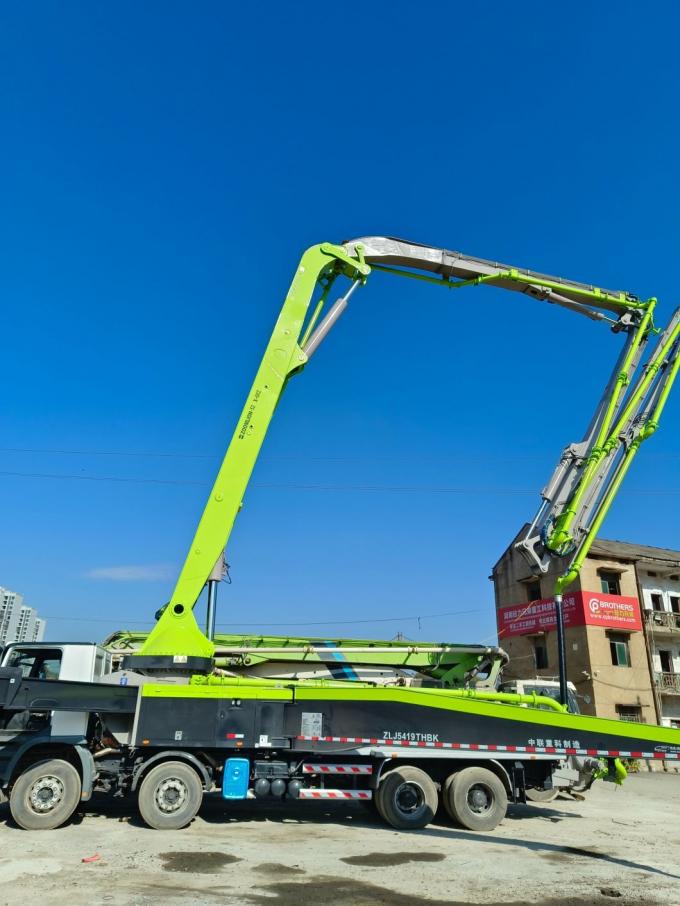 Used Mercedes-Benz Truck Used by Zoomlion′s 52-Meter Concrete Pump Truck